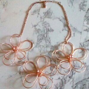 Gardenia Wire Statement Necklace